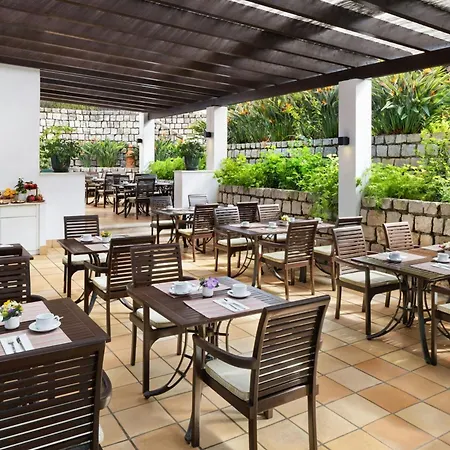 Pine Cliffs Ocean Suites, A Luxury Collection & Spa, Algarve Αλμπουφέιρα