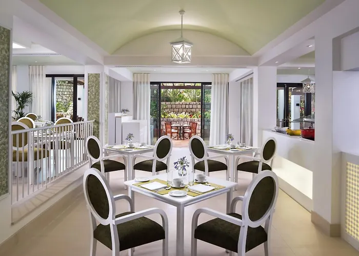 Pine Cliffs Ocean Suites, A Luxury Collection & Spa, Algarve Hotel Albufeira