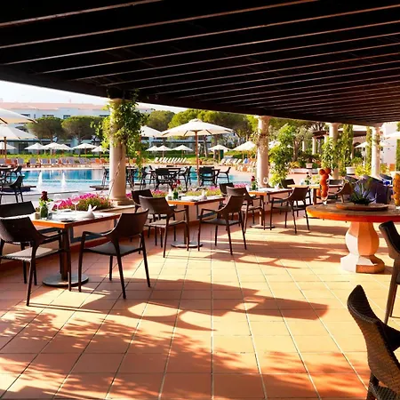 Pine Cliffs Ocean Suites, A Luxury Collection & Spa, Algarve מלון אלבופיירה