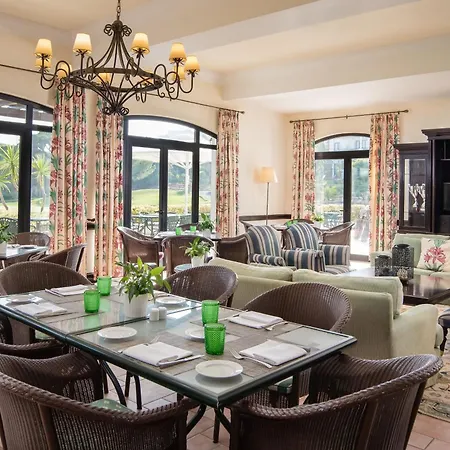 Pine Cliffs Ocean Suites, A Luxury Collection & Spa, Algarve 5* Αλμπουφέιρα